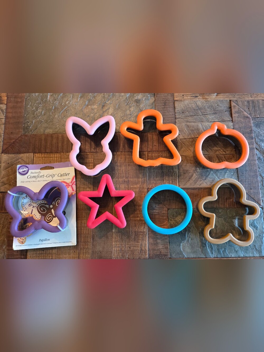 Lot of 7 Wilton 4” Cookie Cutters Christmas Halloween Spring Easter Holiday
